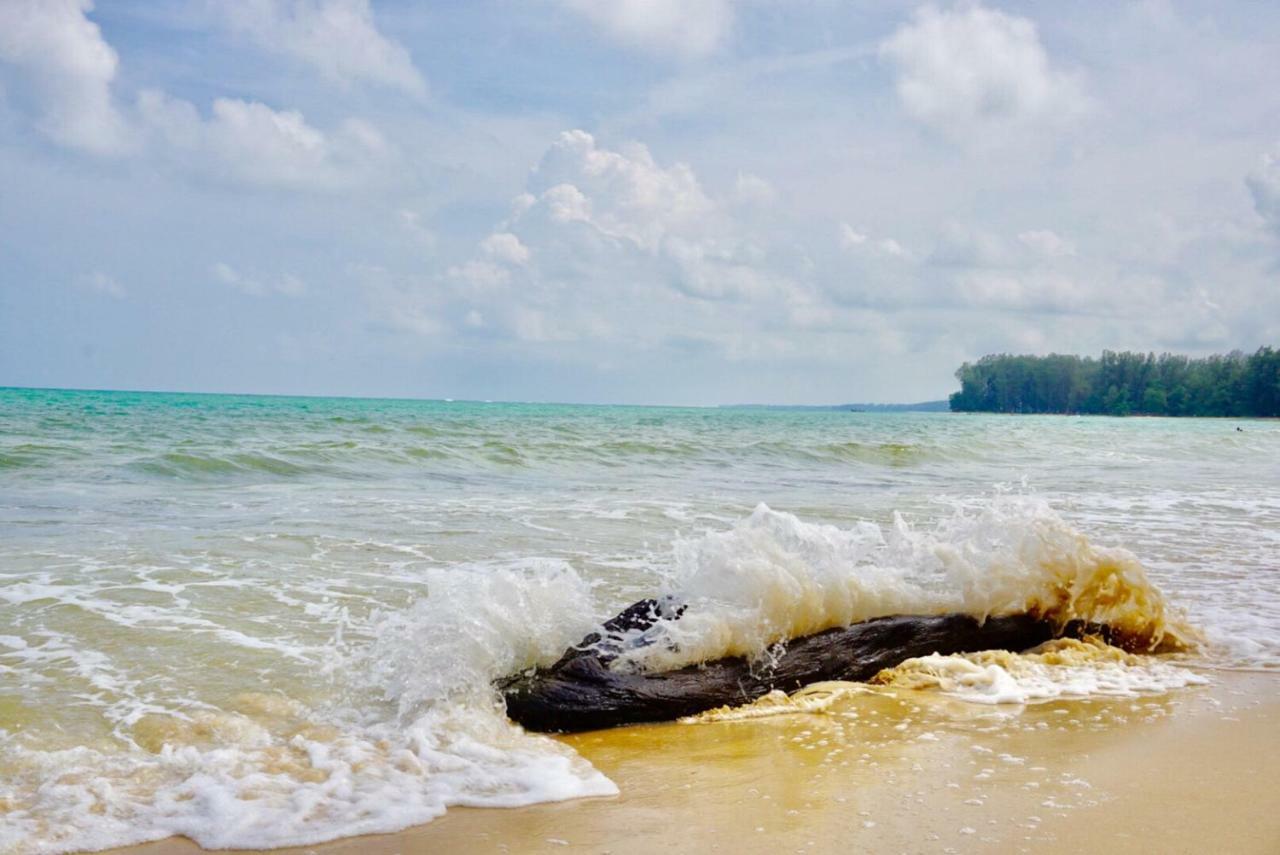 Sun & Sea Nai Yang Phuket 호텔 외부 사진
